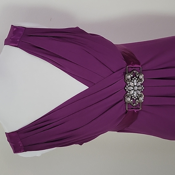 Beautiful Formal/Party Dress - Picture 2 of 9